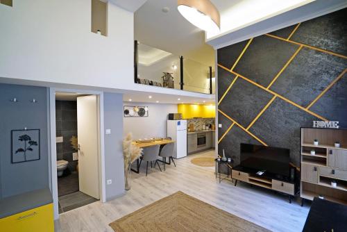 Majestic Central Loft with Two Bedroom by the Synagogue