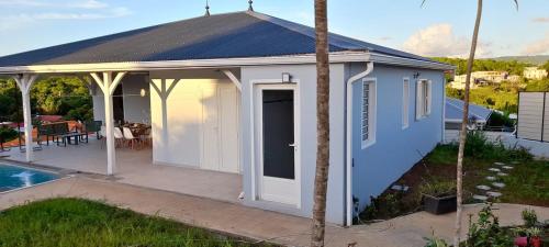 Το κτήριο όπου στεγάζεται  η βίλα