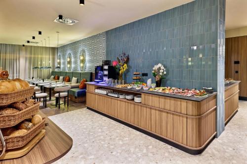 Jídlo v hotelu nebo okolí