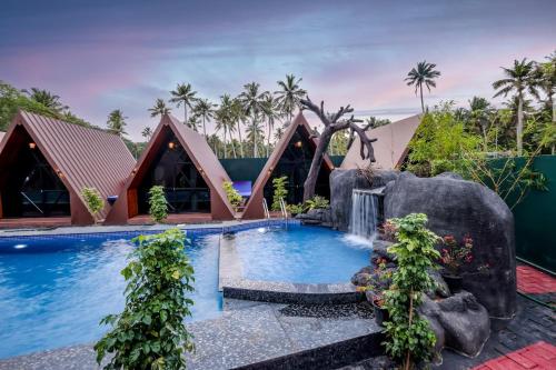 Bazén v ubytování Royal Empire Resort nebo v jeho okolí