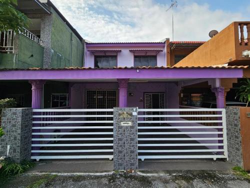 Fotografie z fotogalerie ubytování Homestay Iliana v destinaci Kangar