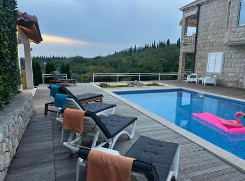 Πισίνα στο ή κοντά στο Villa Oasis Cypress