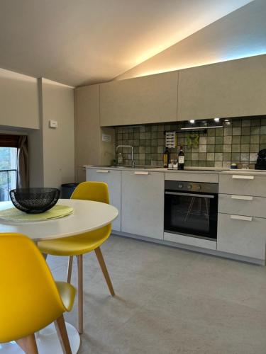 Η κουζίνα ή μικρή κουζίνα στο Modern loft FREE PARKING, Old watermill