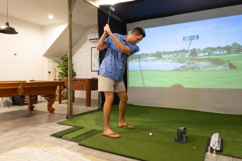Gæster der bor på Bali Resort with Pool, Golf Sim, Putting Green