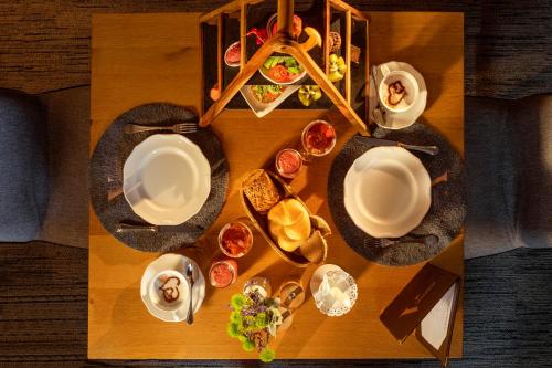 Jídlo v hotelu nebo okolí