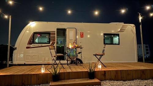 Gallery image of Flamingo Caravan in Ash Shāb