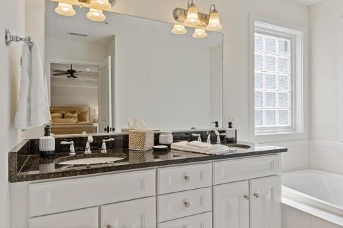 Fotografie z fotogalerie ubytování The GOAT Getaway, Winter Retreat by USNA! v destinaci Annapolis