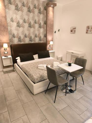 Castel Sant' Angelo Suites - Vatican - City center - Direct bus stop to and from Fiumicino Apt