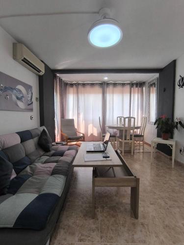 Kalifornia Benidorm Playa Piscina, Terraza Privada y Parking Gratis