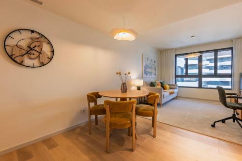 Upscale 1BDR with Pool & Parking by LovelyStay