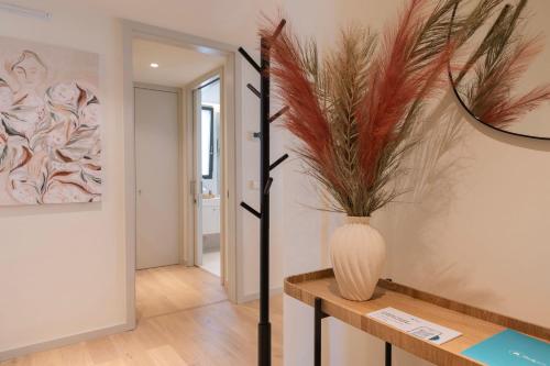 Upscale 1BDR with Pool & Parking by LovelyStay