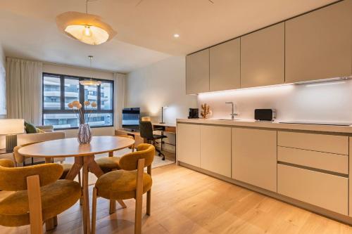 Upscale 1BDR with Pool & Parking by LovelyStay