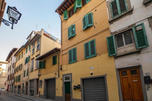 Very Central Apartment 5 mins from Train Station and Duomo