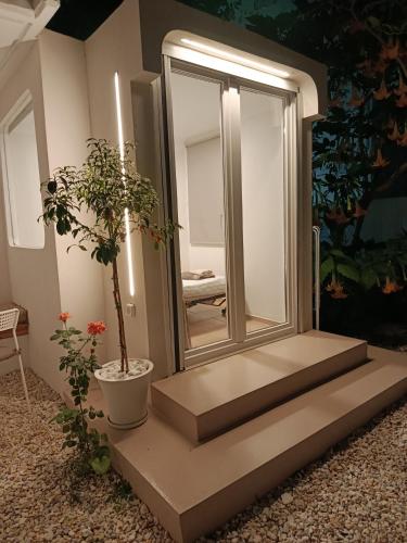 Viktoria's Garden Pavilion
