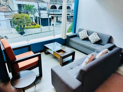 Posezení v ubytování Home Puerta de Hierro in San Fernando