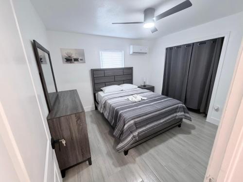 Postel nebo postele na pokoji v ubytování The Collection #1