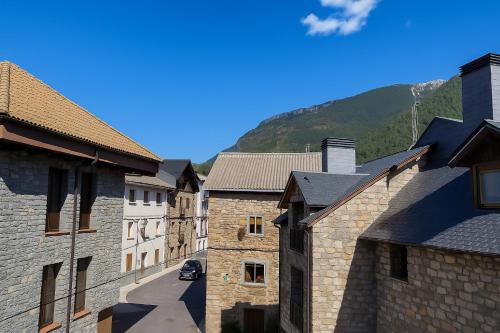 Nespecifikovaný výhled na hory nebo výhled na hory při pohledu z hostelu