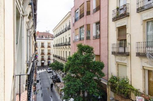 Bright Cozy 2BD 2BTH with Balcony - Chueca