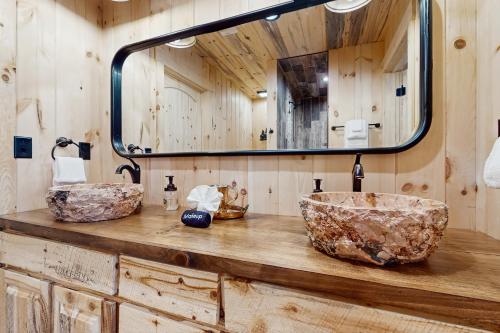 Φωτογραφία από το άλμπουμ του Spur n Arrow Cabin σε Maple Grove