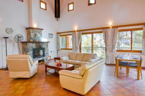 Afbeelding uit fotogalerij van Hilview Villa in Saittas