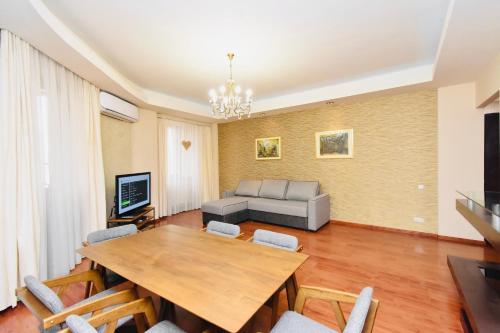 Luxury Apartment 2 Bedrooms 2 Bathrooms , Open Balcony In The Center Of Yerevan , Near Malibu Park