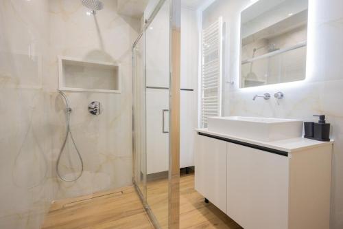 Ένα μπάνιο στο Marizaf house