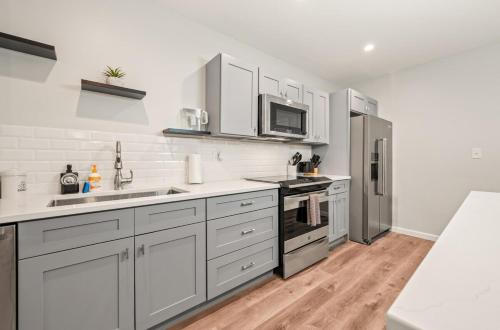 Φωτογραφία από το άλμπουμ του Spacious House with King Beds in Prime Location σε Bloomfield