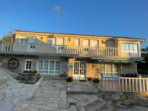 Het gebouw waarin the country house zich bevindt