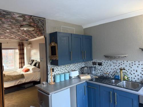 Φωτογραφία από το άλμπουμ του Luxury Four poster bed studio apartment στο Μέιντστοουν