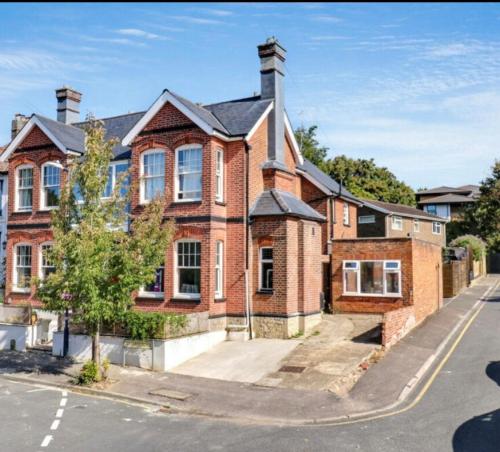 Φωτογραφία από το άλμπουμ του Luxury Four poster bed studio apartment στο Μέιντστοουν