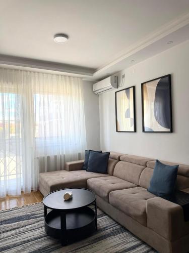 Afbeelding uit fotogalerij van Stan na dan Bogdan Ub in Ub