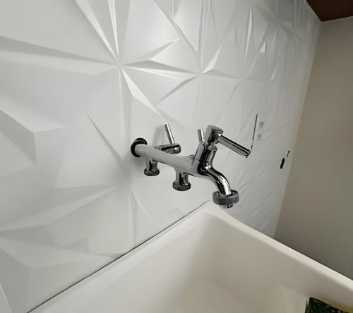 Ένα μπάνιο στο Benno Prime Loft