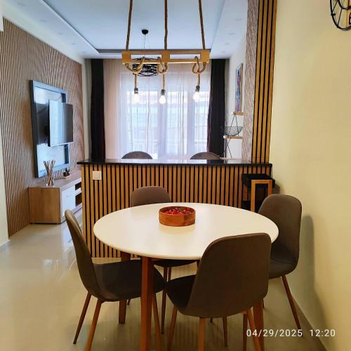 Marietta's Luxury for 5