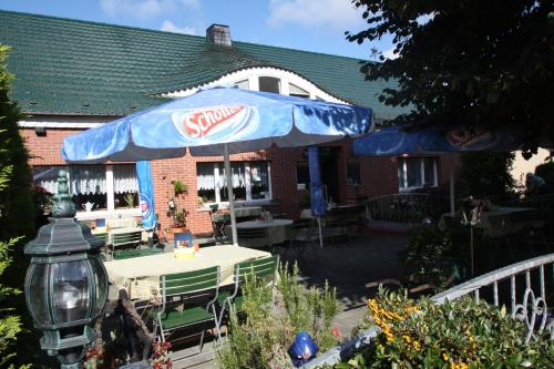 
Ein Restaurant oder anderes Speiselokal in der Unterkunft Teschendorfer Landgasthof 
