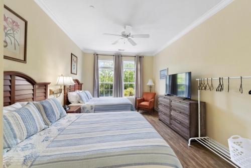 Postel nebo postele na pokoji v ubytování BEACH BLISS in Litchfield Resort