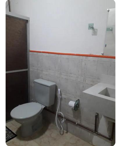 Et badeværelse på Residencial Crispim