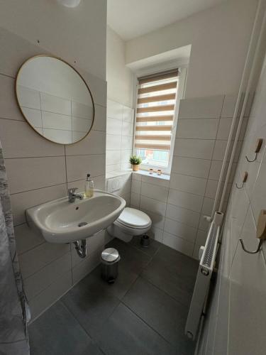 Vannituba majutusasutuses Direkt am Markplatz von Pasewalk wohnen mit Geschirrspüler und Parkplatz