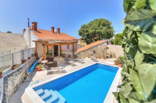 Holiday home in Novi Vinodolski 30426
