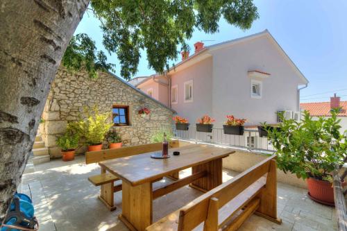 Holiday home in Novi Vinodolski 30426