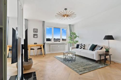 Modern Studio with Kitchen in Prime Location