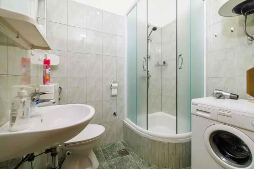 Ένα μπάνιο στο Apartment in Crikvenica 54337