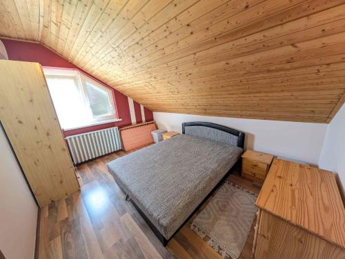 Ένα ή περισσότερα κρεβάτια σε δωμάτιο στο Apartment in Balatonszarszo 54840