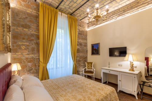 Queens Home In Rome