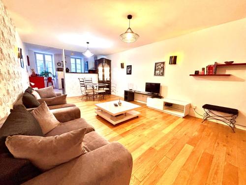 Posezení v ubytování Le 84 ! Appart' calme et spacieux en centre ville