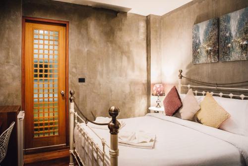 Tioukougne PeulにあるLompoul Natureの部屋にベッドがある寝室