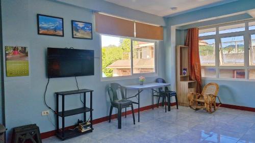 Μια τηλεόραση ή/και κέντρο ψυχαγωγίας στο Peaks&Pedals Transient