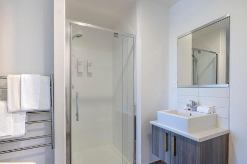 Ένα μπάνιο στο Quest on Beaumont