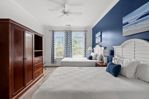 Postel nebo postele na pokoji v ubytování Family Tides at Litchfield