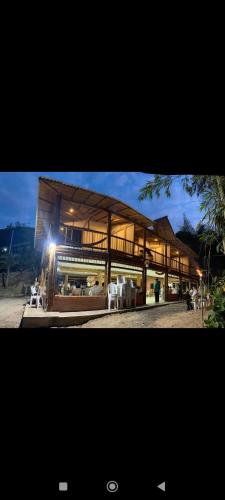 Budova, kde se kemp nachází