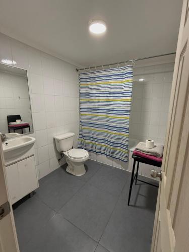 Ένα μπάνιο στο Departamento Don Leo